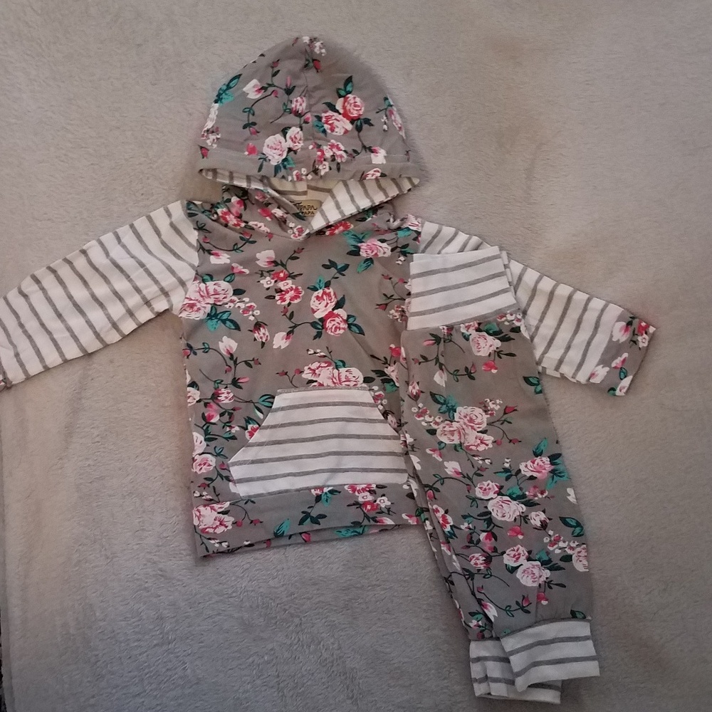 5/$13 Floral Hoodie & Leggings set